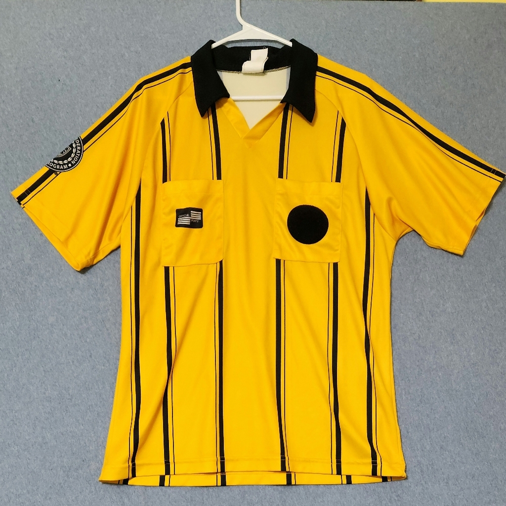 Official Sports International referees shirt. Size medium